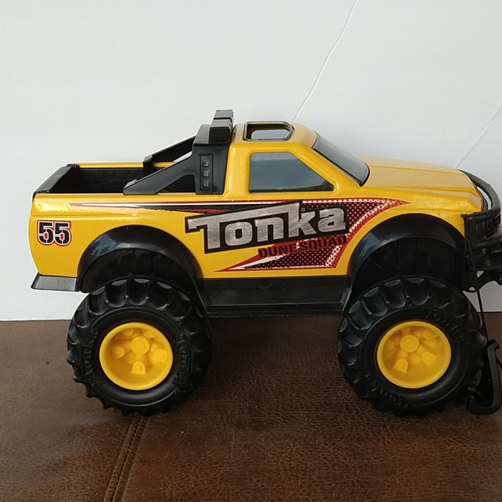 Tonka Dune Squad pick up truck.